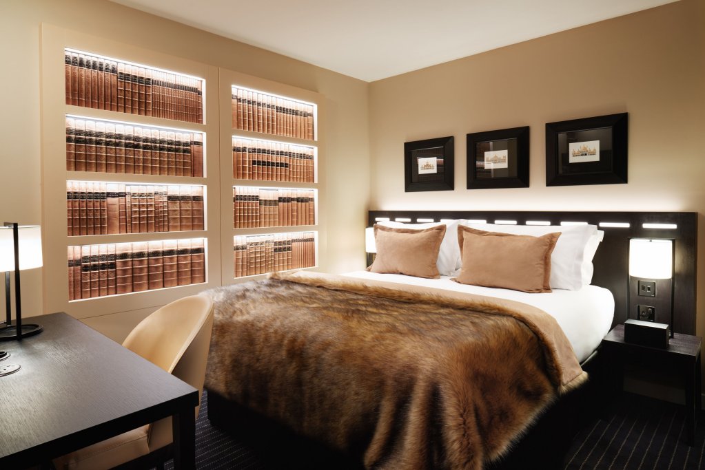 Фото The Resident Victoria