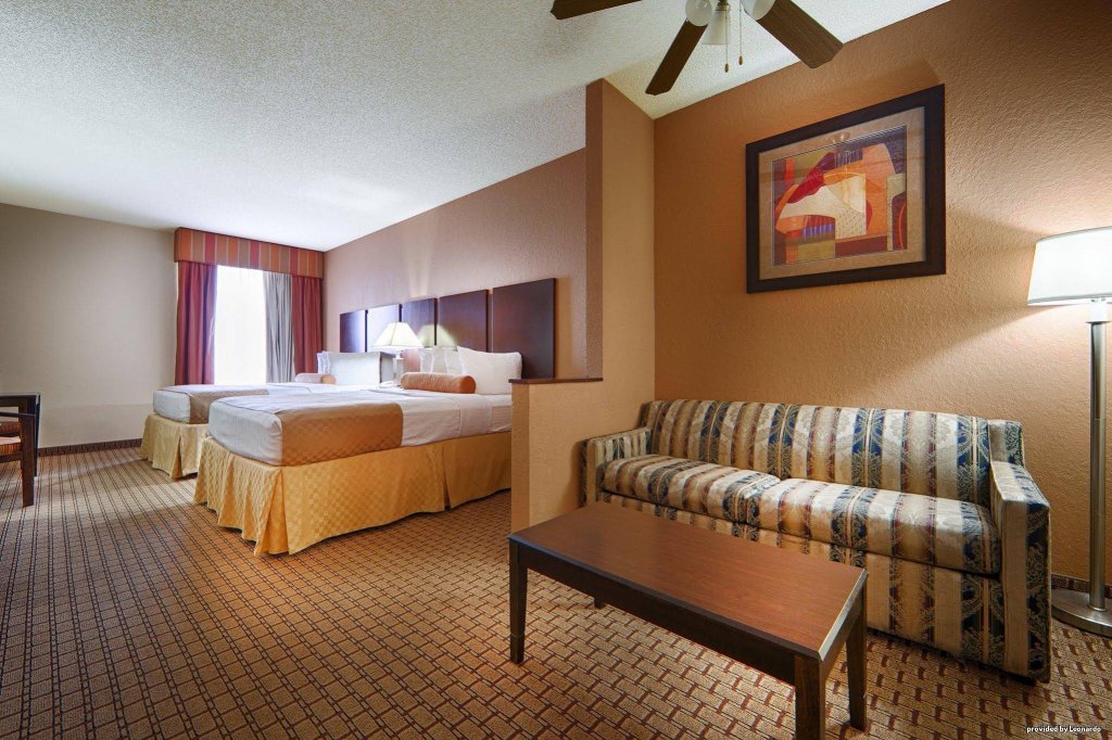 Фото Best Western Plus Universal Inn