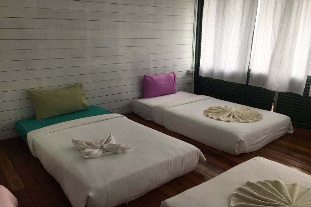 Фото At Rimnam Chan Hostel