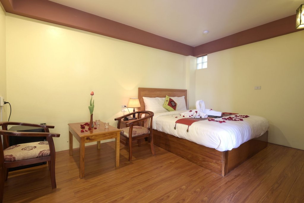 Фото The Mountaineer Hotel