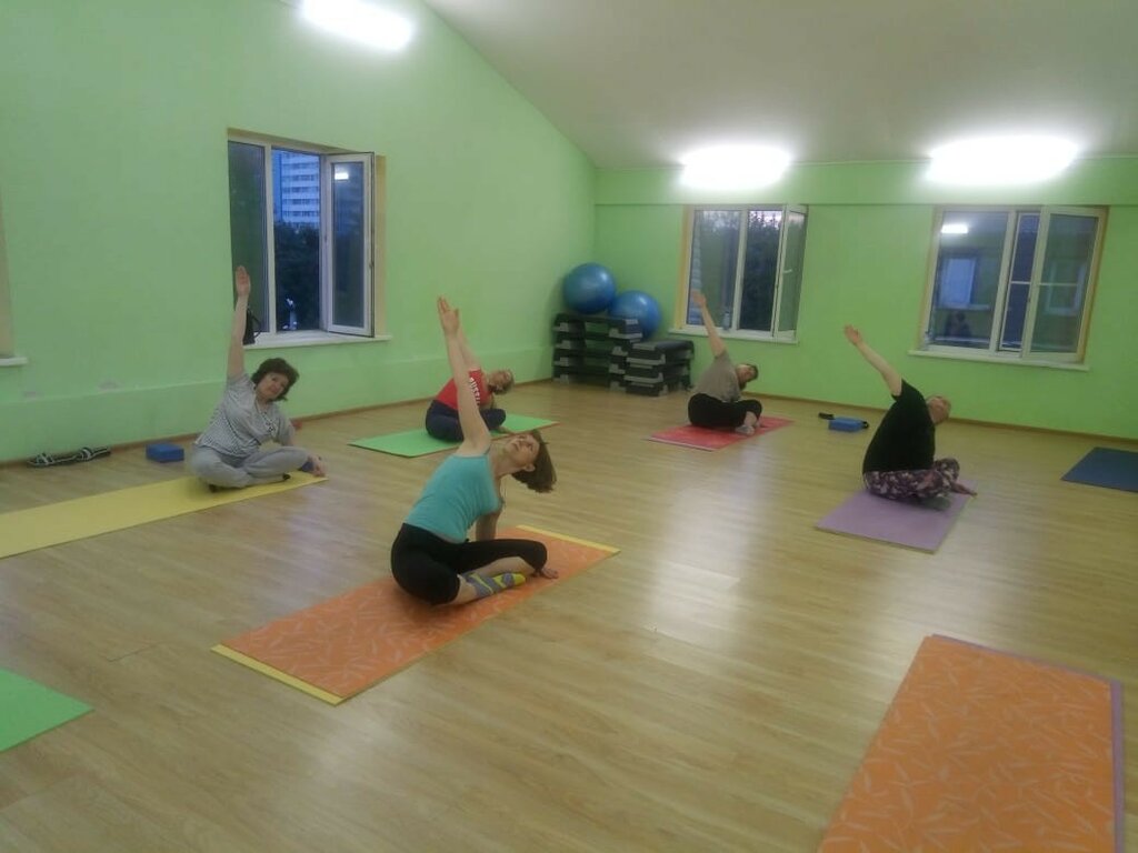 Йога в Happy Fitness