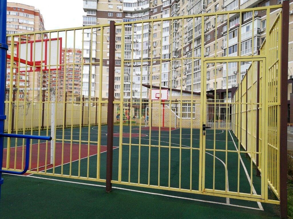Спортивная площадка