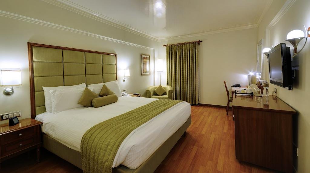 Фото Lemon Tree Premier The Atrium, Ahmedabad