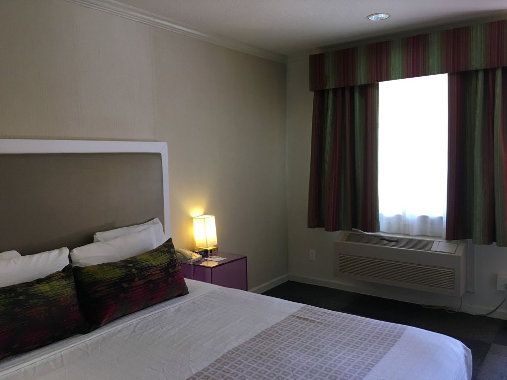 Фото Inn at Golden Gate