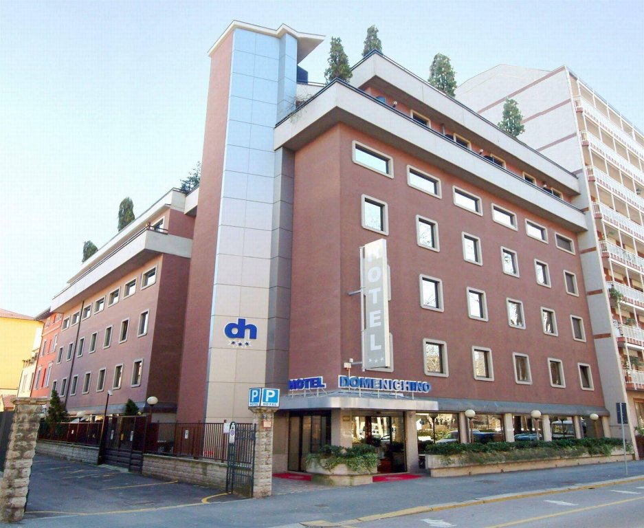 Фото отеля 1