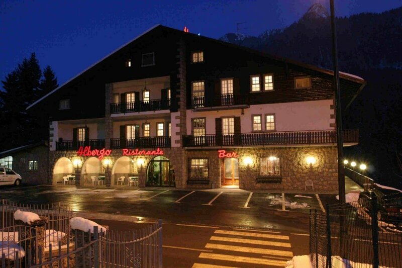 Гостиница Des Alpes