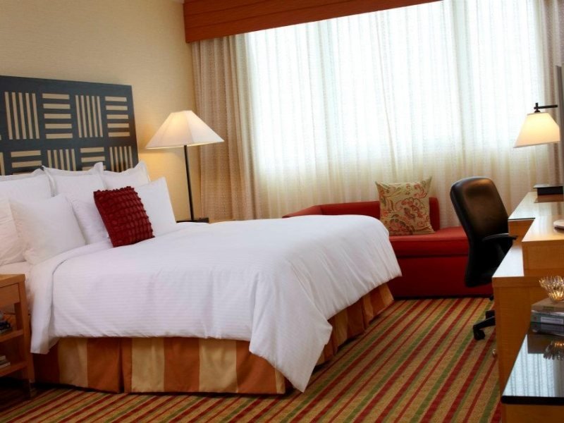 Фото Renaissance Orlando Airport Hotel by Marriott