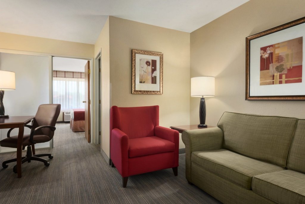Фото Country Inn & Suites by Radisson, Fargo, Nd