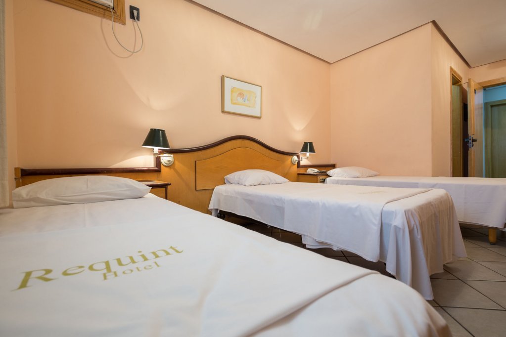 Фото Requint Hotel