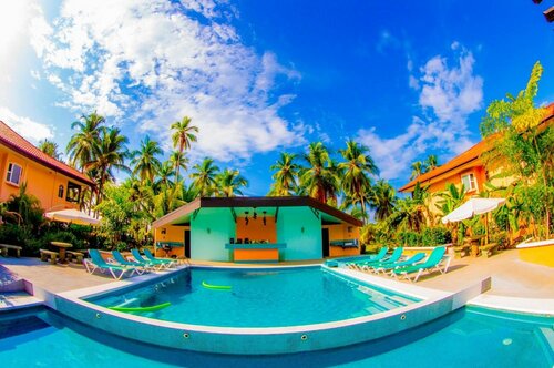 Гостиница Cocomar Beachfront Hotel and Island Resort