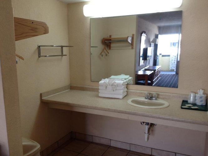 Фото Happy Holiday Motel