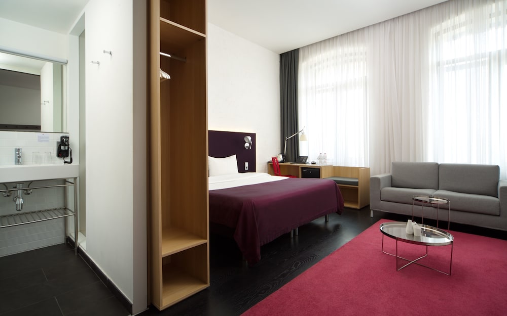 Фото Azimut Сити Отель Тульская Москва