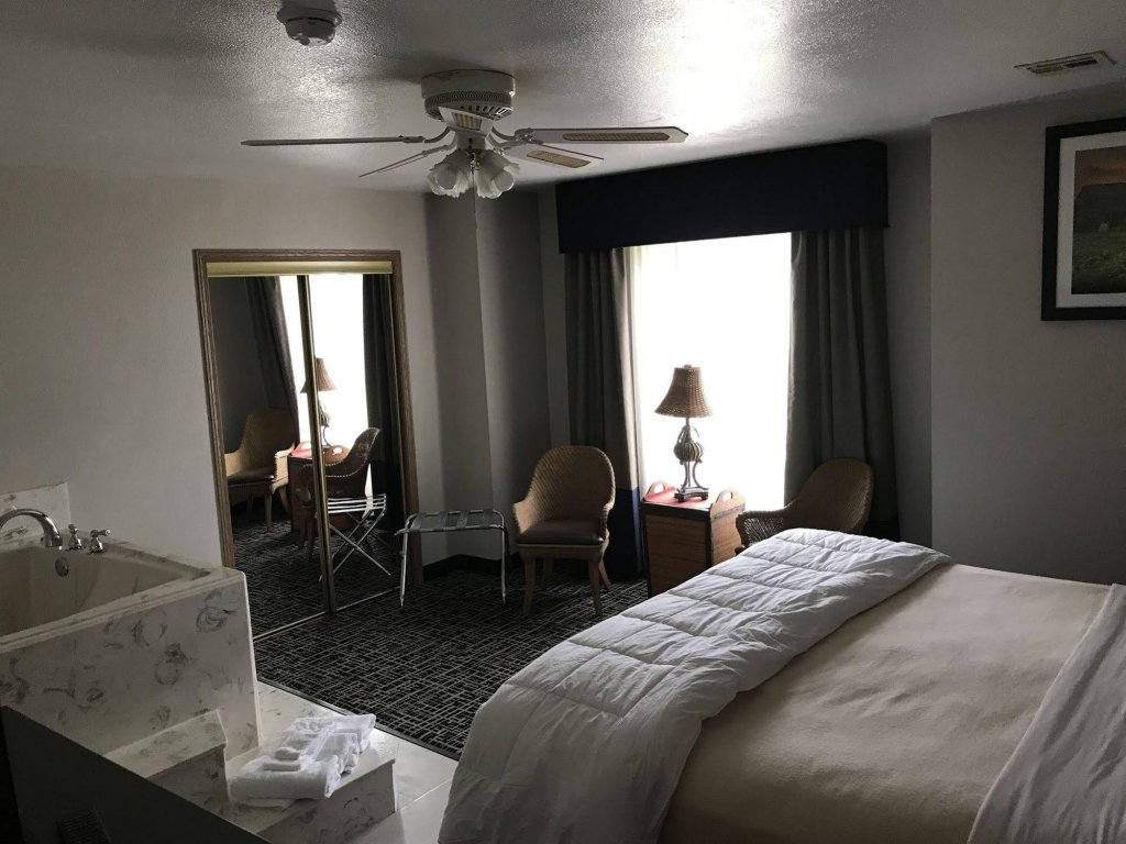 Фото Days Inn by Wyndham Grove