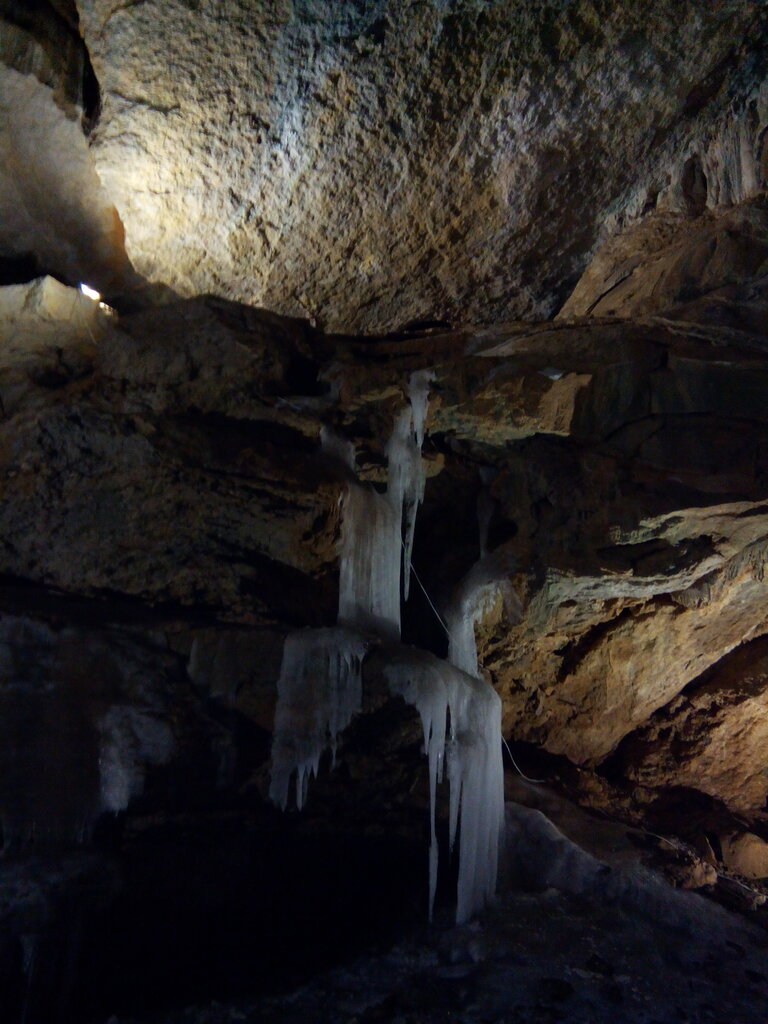 Достопримечательность Пещера Трехглазка, Республика Крым, фото
