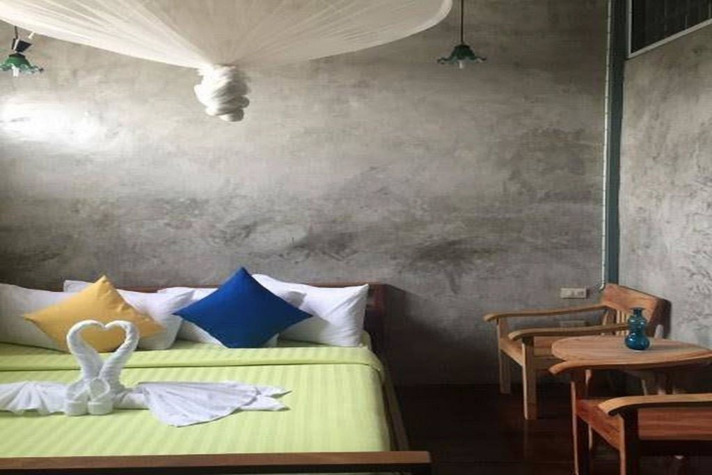 Фото At Rimnam Chan Hostel