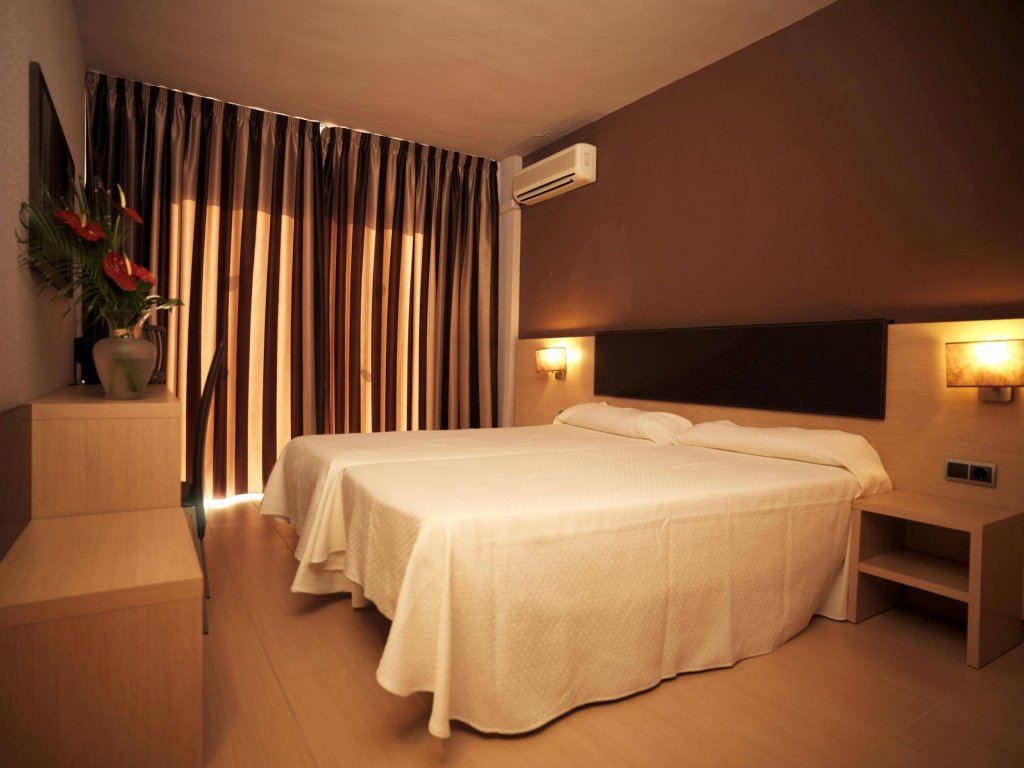 Фото Hotel California Garden