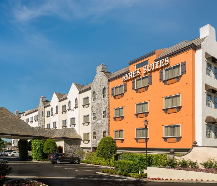 Фото Ayres Suites Yorba Linda