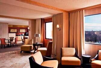 Фото Sheraton Suites Wilmington Downtown