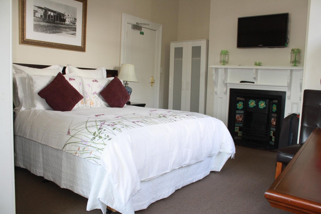 Фото Ponsonby Manor Guest House