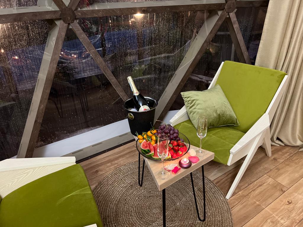 Фото Купольные дома-сферы на ферме