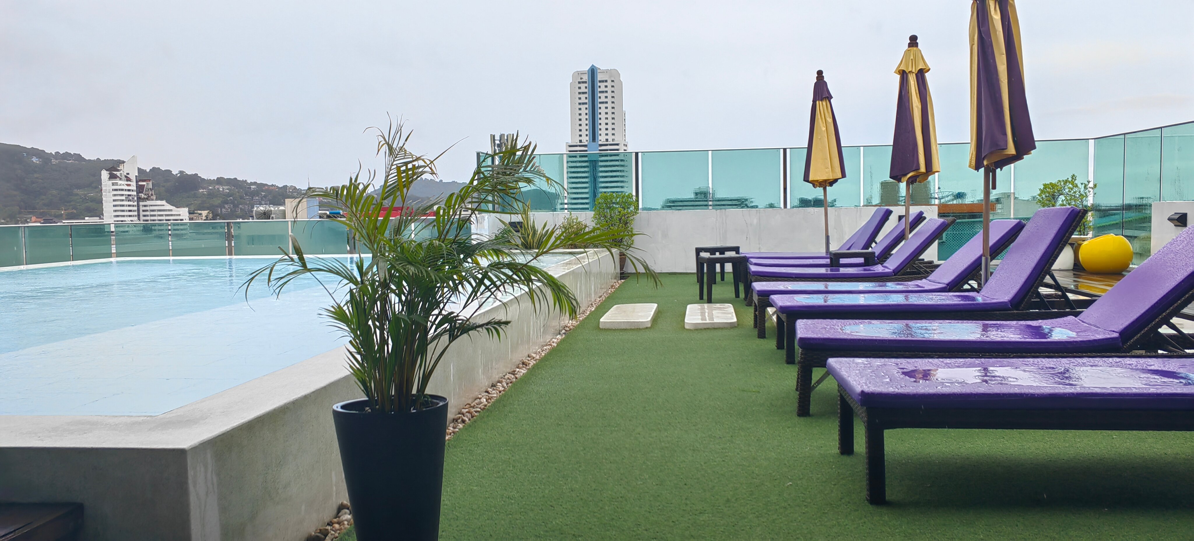 Фото The Aim Patong Hotel