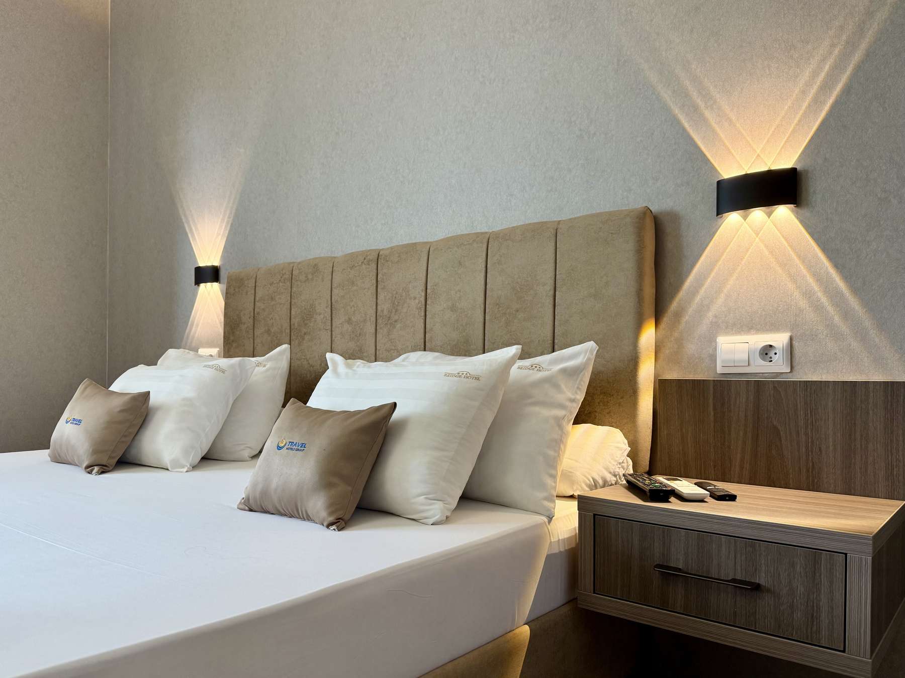 Фото Bridge от Травел Хотелс Антураж