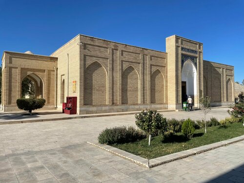 Osmirlar striptiz oyinlarini oynashadi