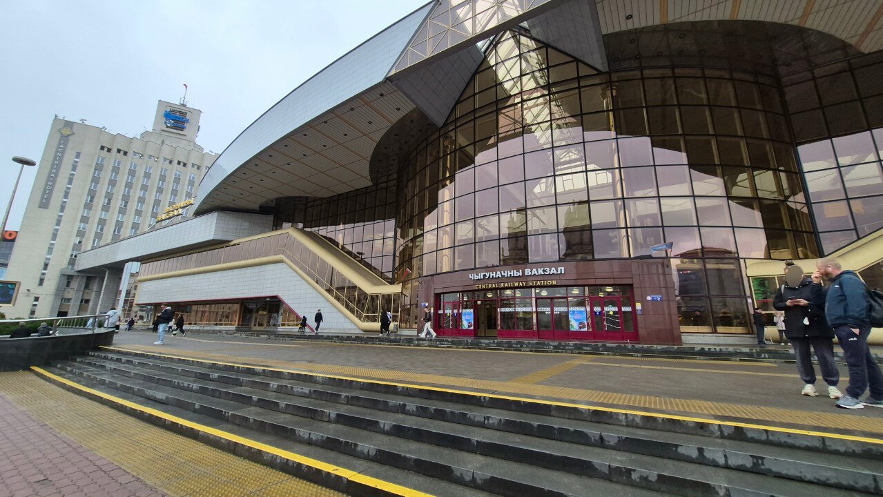 Жалаңаш қисық үнді әйелдері