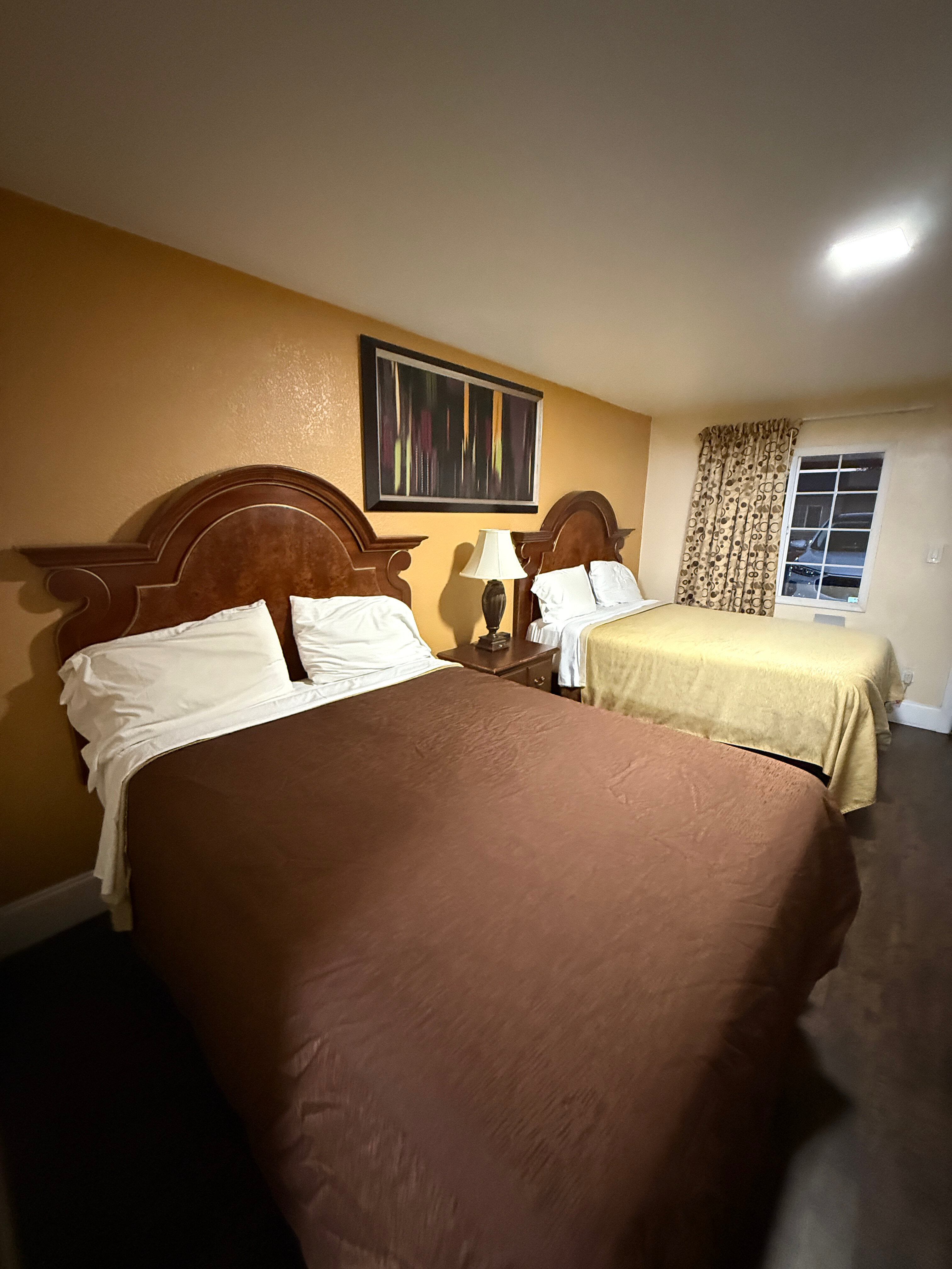 Фото American Regency Inn