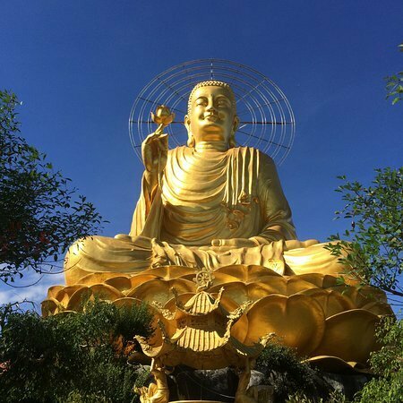 Landmark, attraction Статуя золотого будды, Dalat, photo