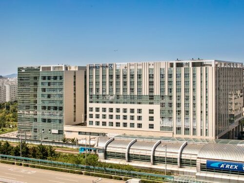 Внешний вид отеля Golden Tulip Incheon Airport Hotel & Suites в Инчхоне, фото 5