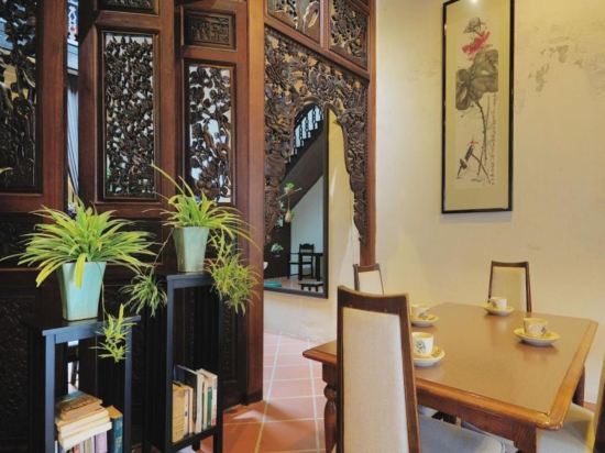 Фото Carnarvon House