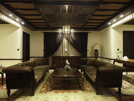 Фото Heritage Luxury Suites- All Suite hotel