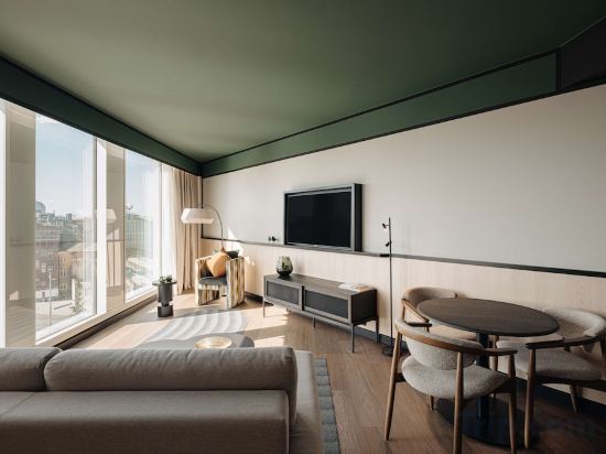 Фото DoubleTree by Hilton Amsterdam Centraal Station