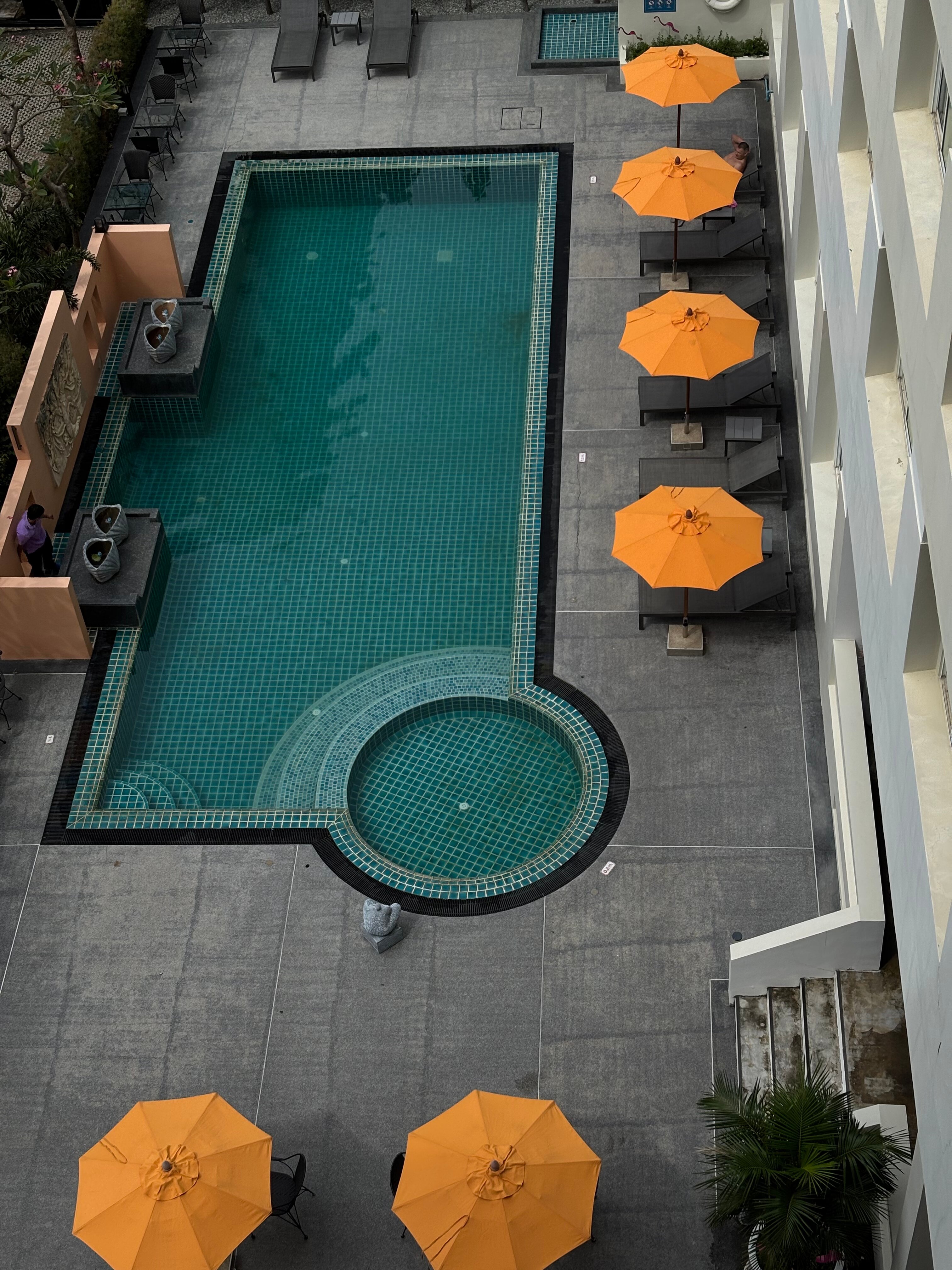 Фото Crown Pattaya Beach Hotel