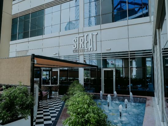 Фото DoubleTree by Hilton Fujairah City