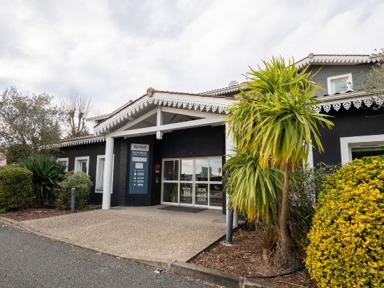 Фото Kyriad Bordeaux Sud - Villenave d'Ornon