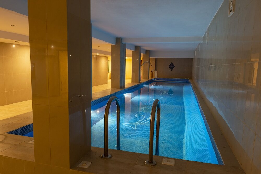 Фото Dolphin Resort Hotel & Conference