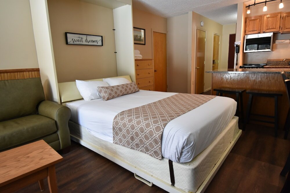 Фото Attitash Mountain Village