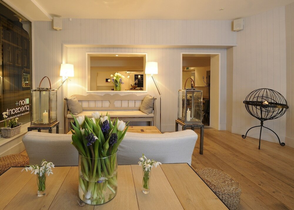 Фото Lion and Pheasant Hotel