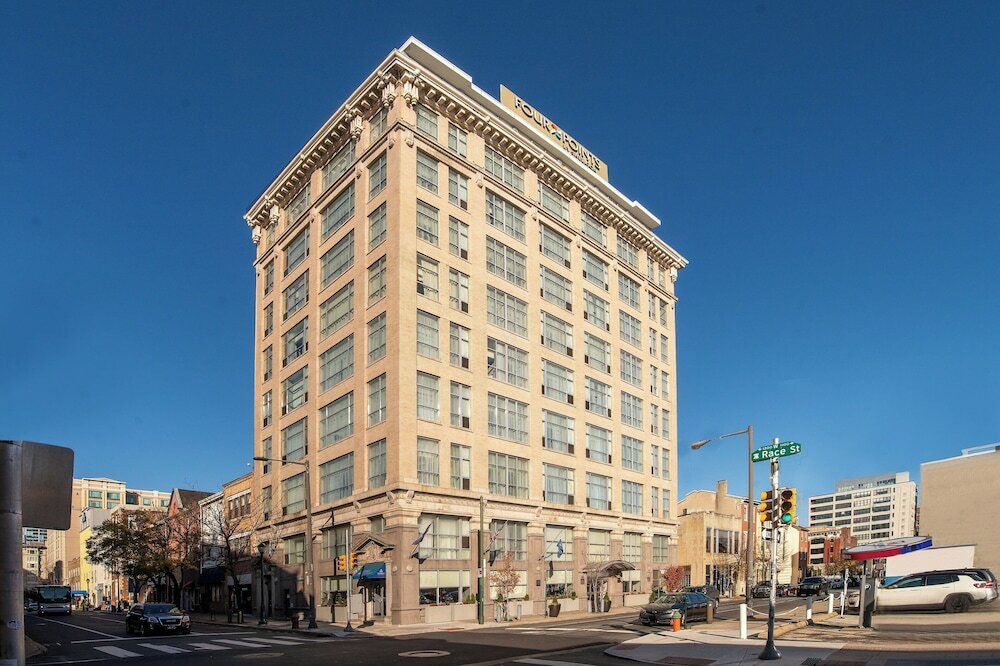 Фото Four Points by Sheraton Philadelphia City Center