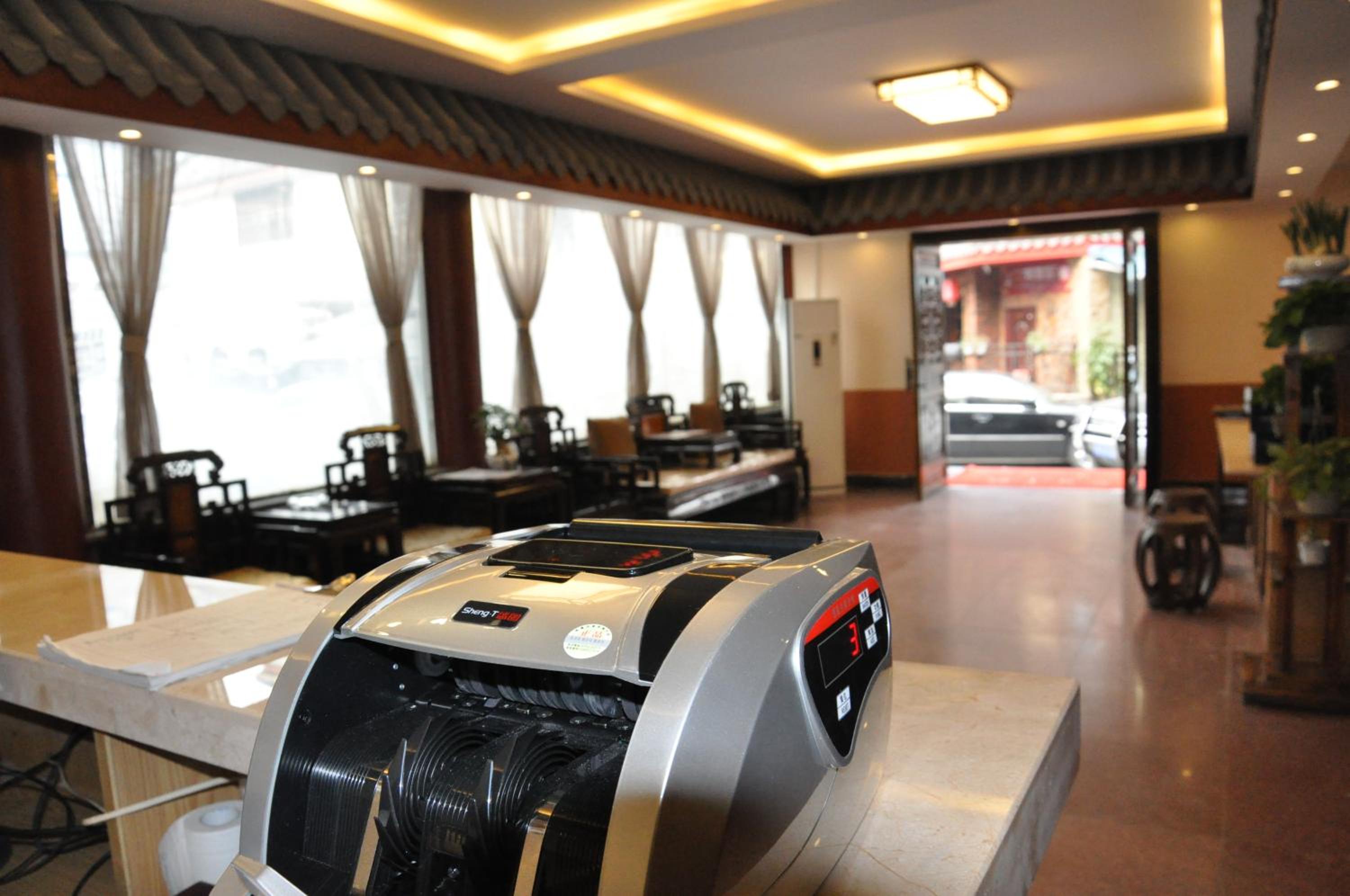 Фото Holly's Hostel Chengdu