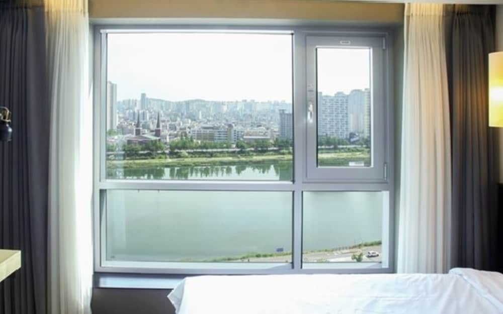 Фото Hotel Riverside