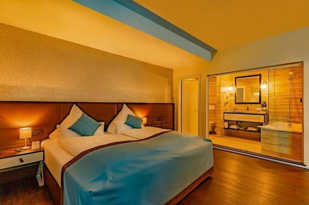 Фото Trip Inn Conference Hotel & Suites