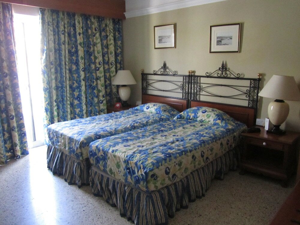 Фото Topaz Hotel