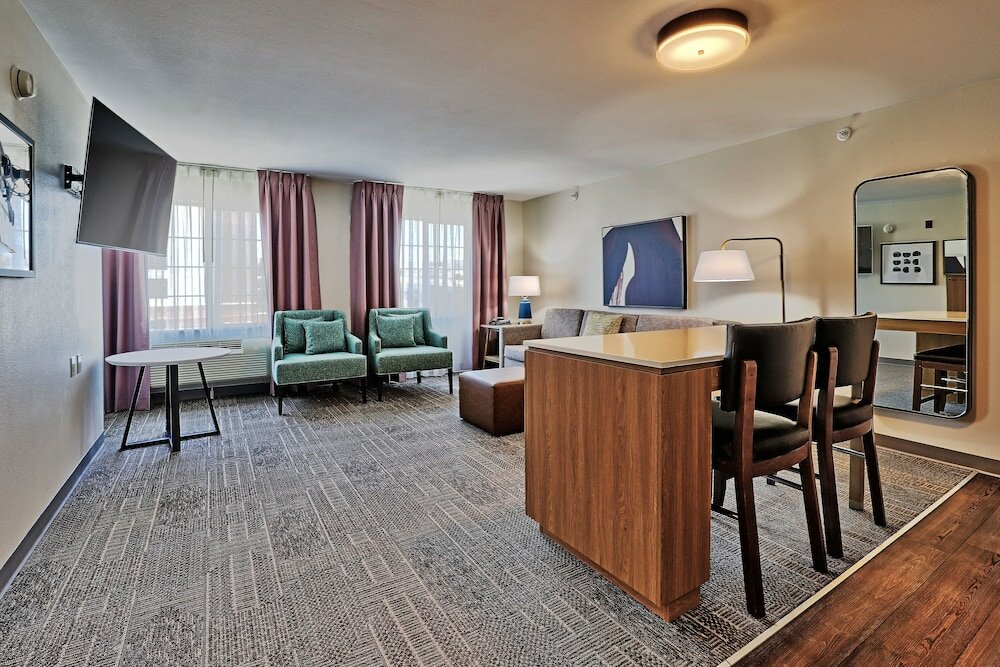 Фото Staybridge Suites Albuquerque - Airport, an Ihg Hotel