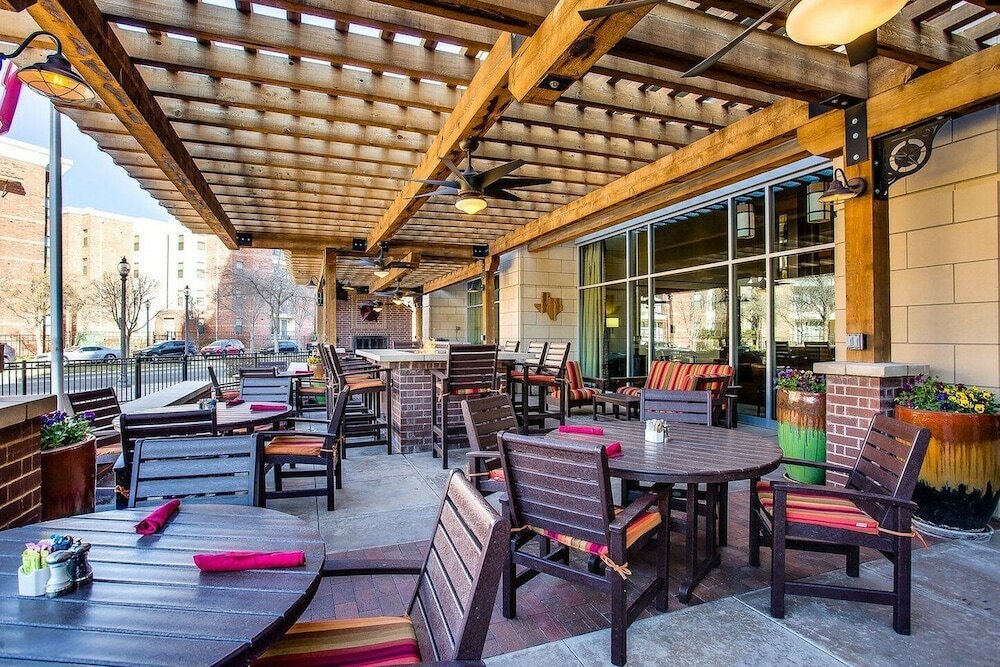 Фото Overton Hotel and Conference Center