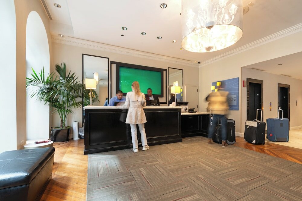 Фото Holiday Inn Express Chicago - Magnificent Mile, an Ihg Hotel