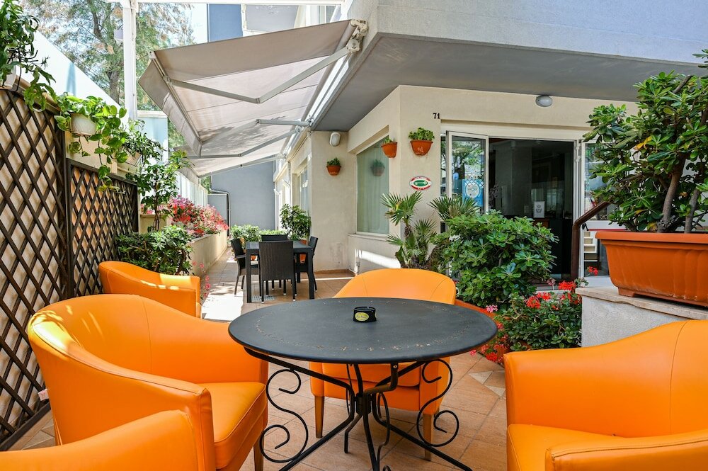 Фото Amadei Hotel Figaro & Apartments