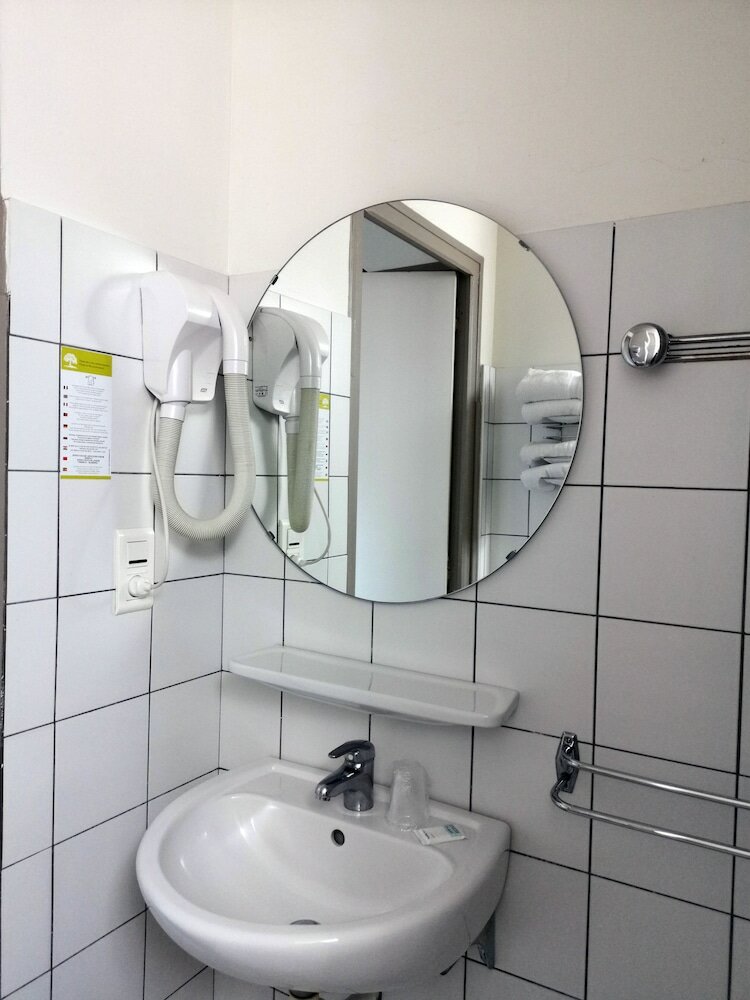 Фото Adonis Lourdes - Notre Dame de la Sarte